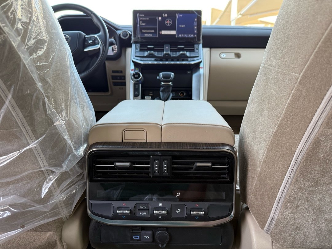 Car Image 2023 TOYOTA LAND CRUISER 