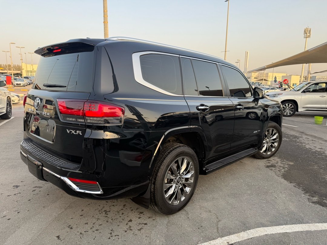 Car Image 2023 TOYOTA LAND CRUISER 