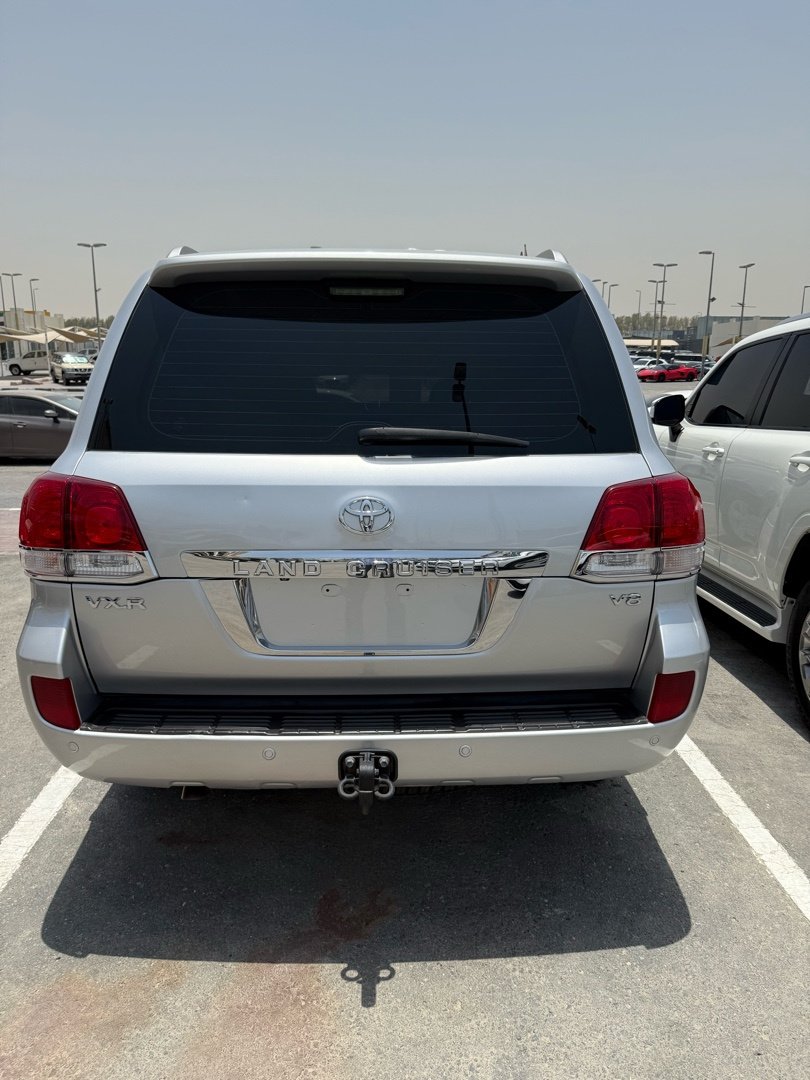 Car Image 2010 TOYOTA LAND CRUISER 