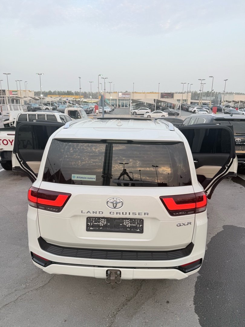 Car Image 2022 TOYOTA LAND CRUISER 
