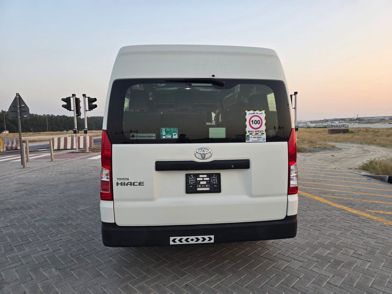 Car Image 2022 TOYOTA Hiace 