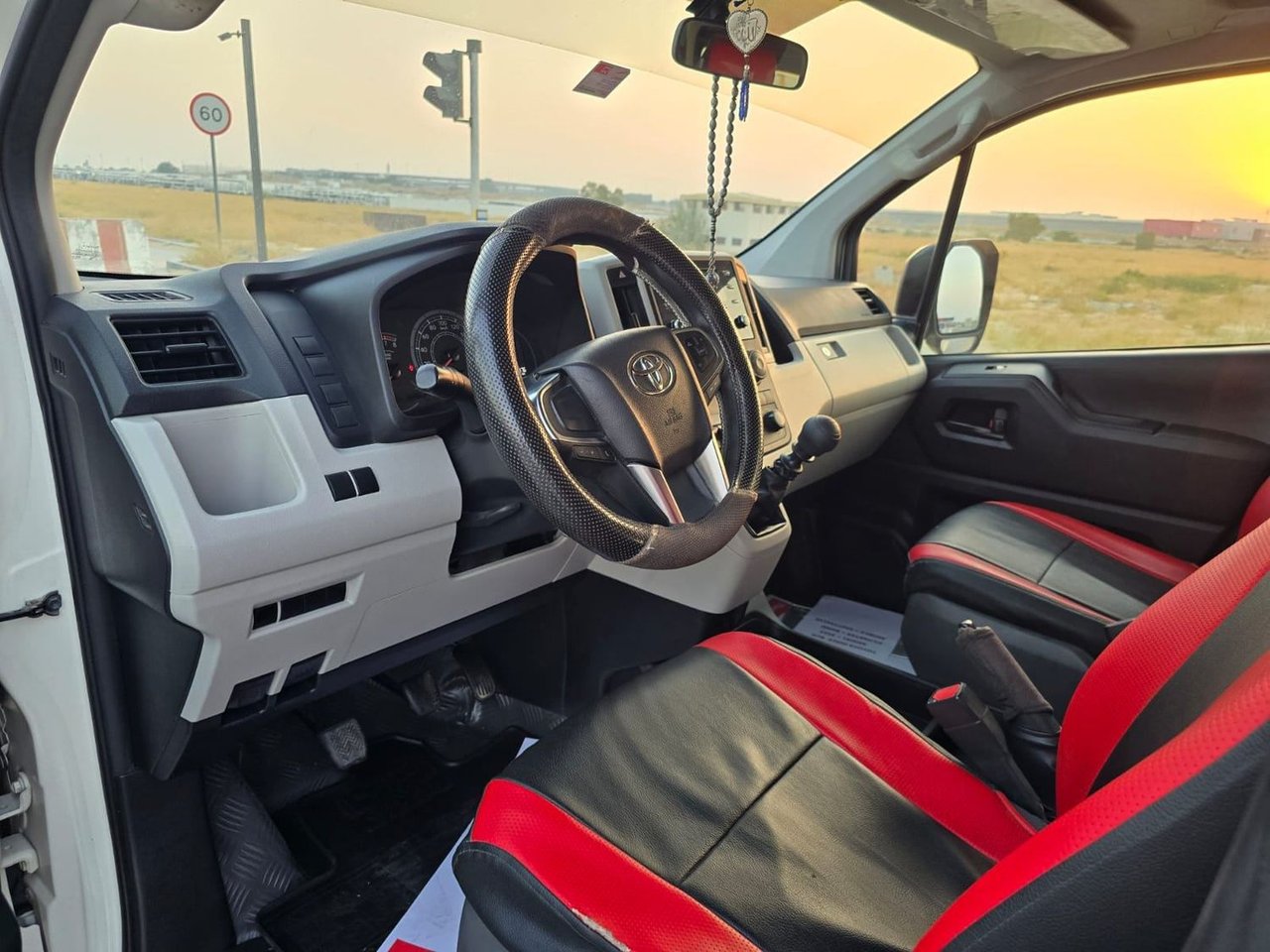 Car Image 2022 TOYOTA Hiace 
