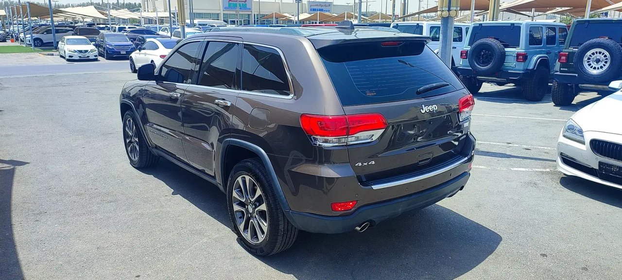 Car Image 2018 JEEP GRAND CHEROKEE 