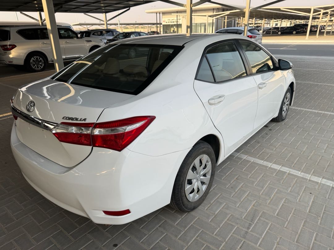 Car Image 2015 TOYOTA COROLLA SE
