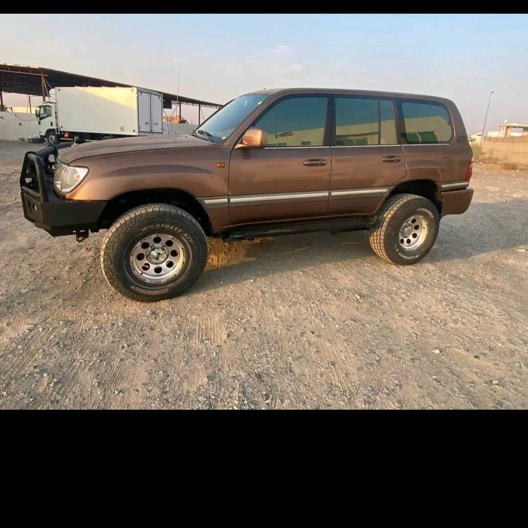 Car Image 1999 TOYOTA LAND CRUISER 