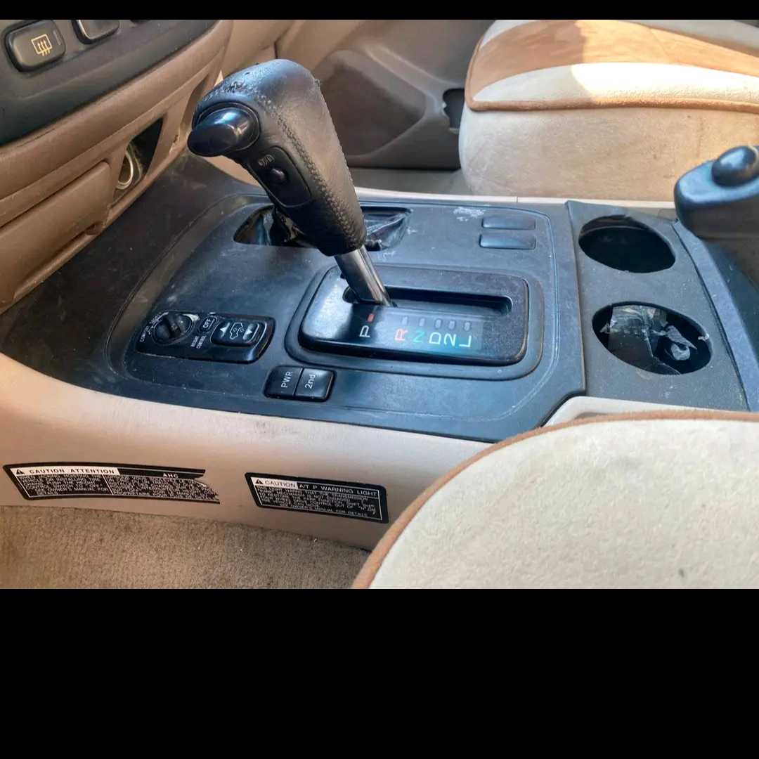Car Image 1999 TOYOTA LAND CRUISER 