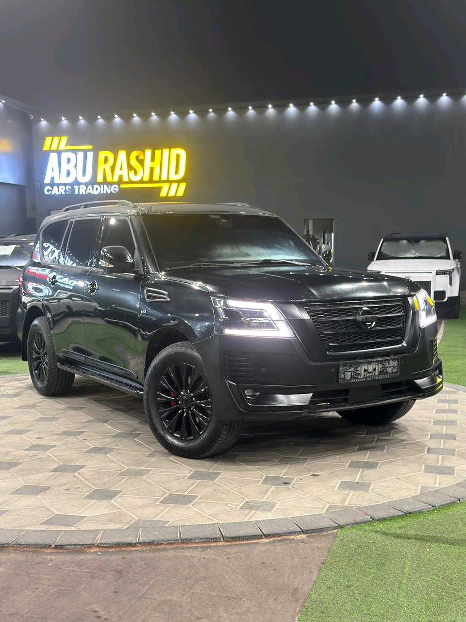 Car Image 2015 NISSAN PATROL Platinum