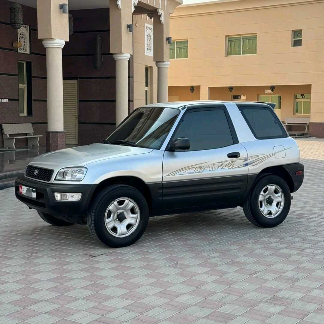 Car Image 1998 TOYOTA RAV4 