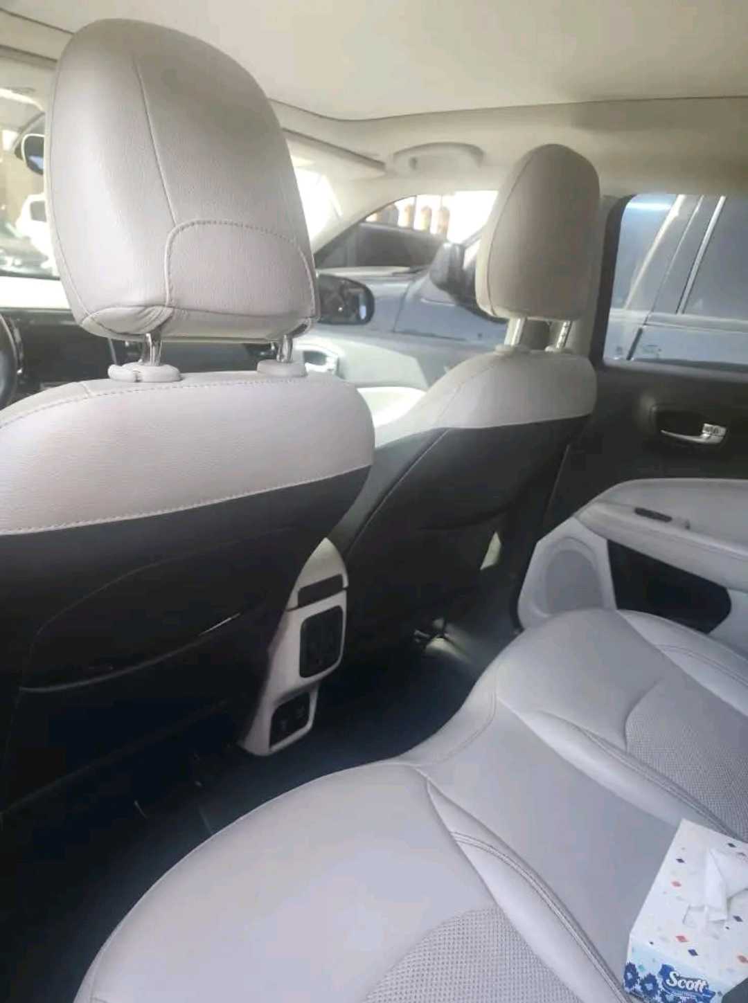 Car Image 2019 JEEP COMPASS 