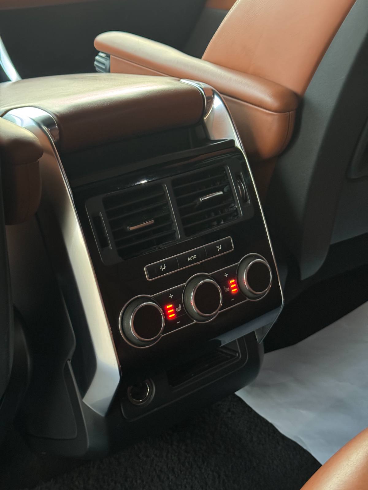 Car Image 2014 LAND ROVER SPORT 