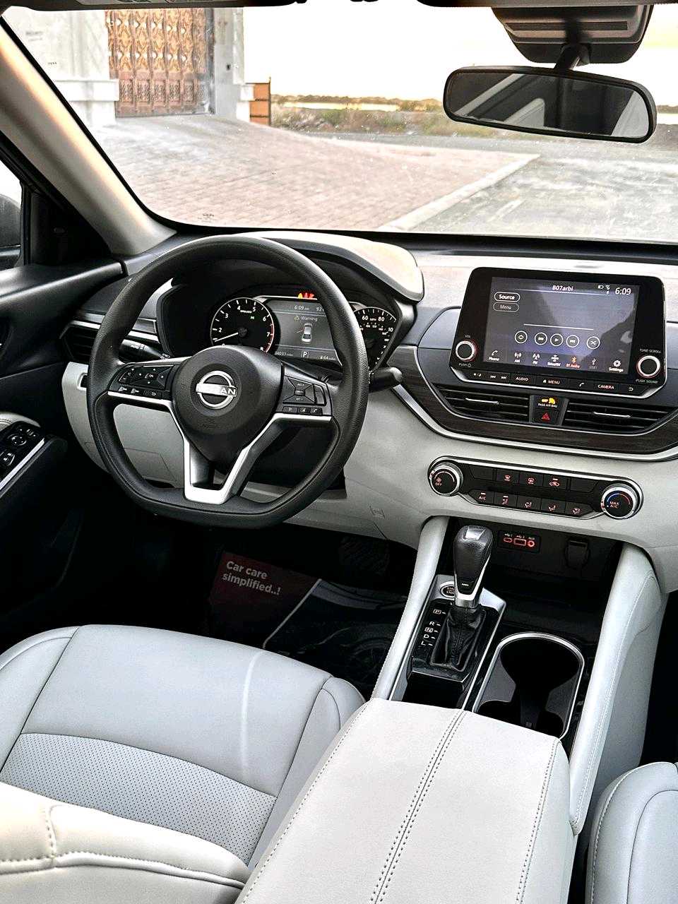 Car Image 2023 NISSAN ALTIMA SV