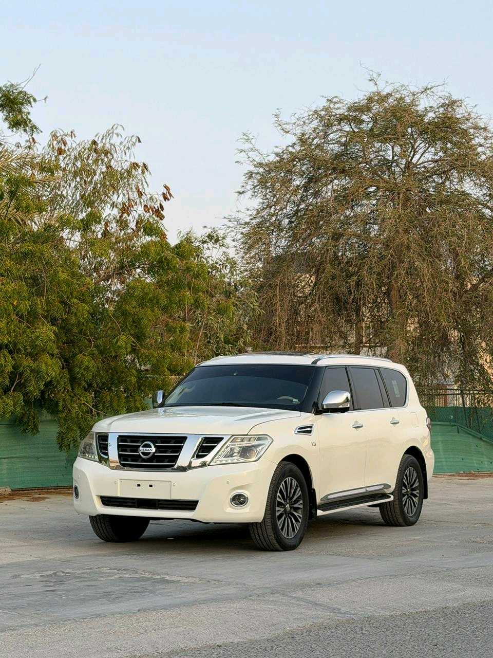Car Image 2014 NISSAN PATROL LE
