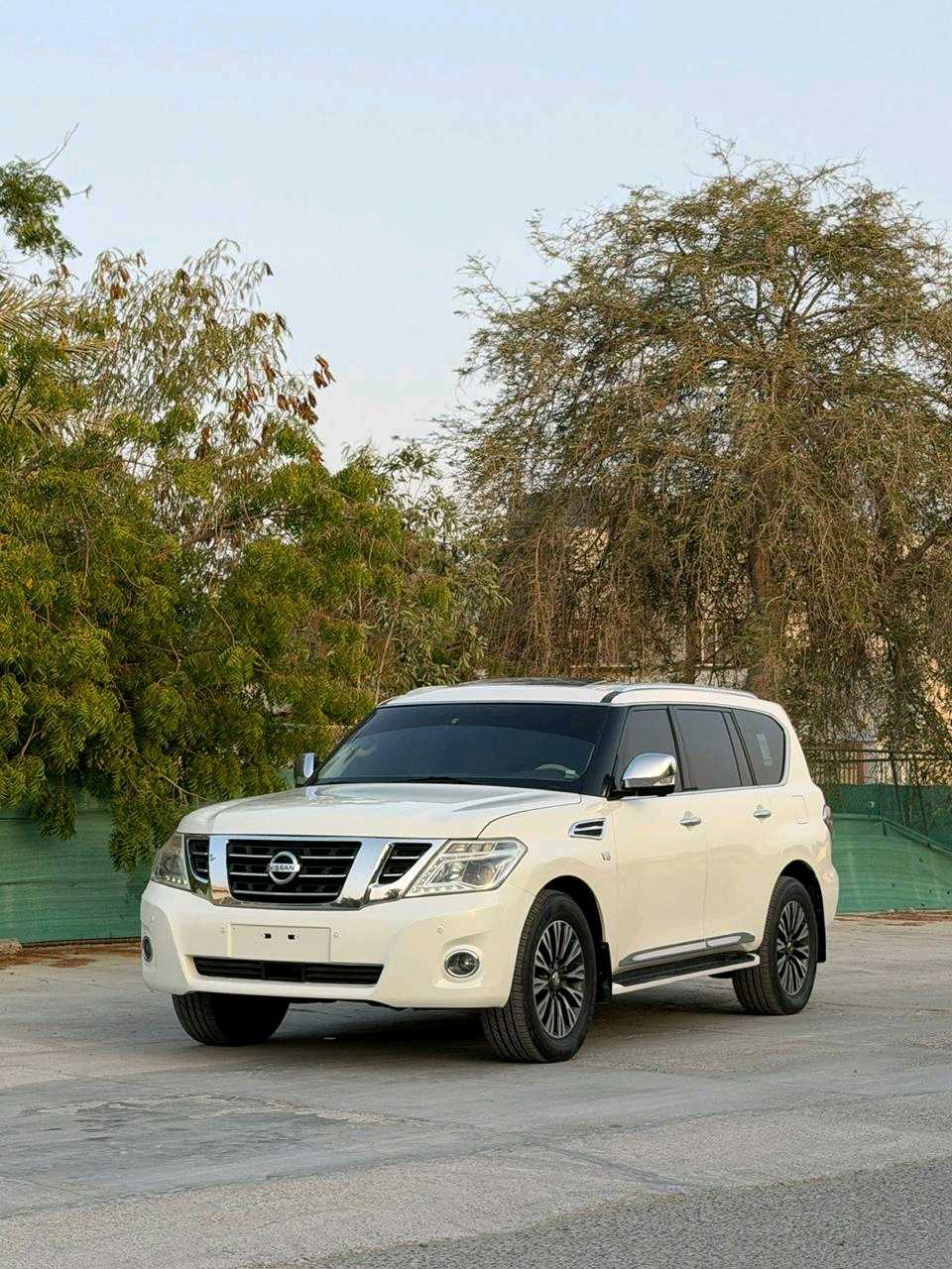 Car Image 2014 NISSAN PATROL LE