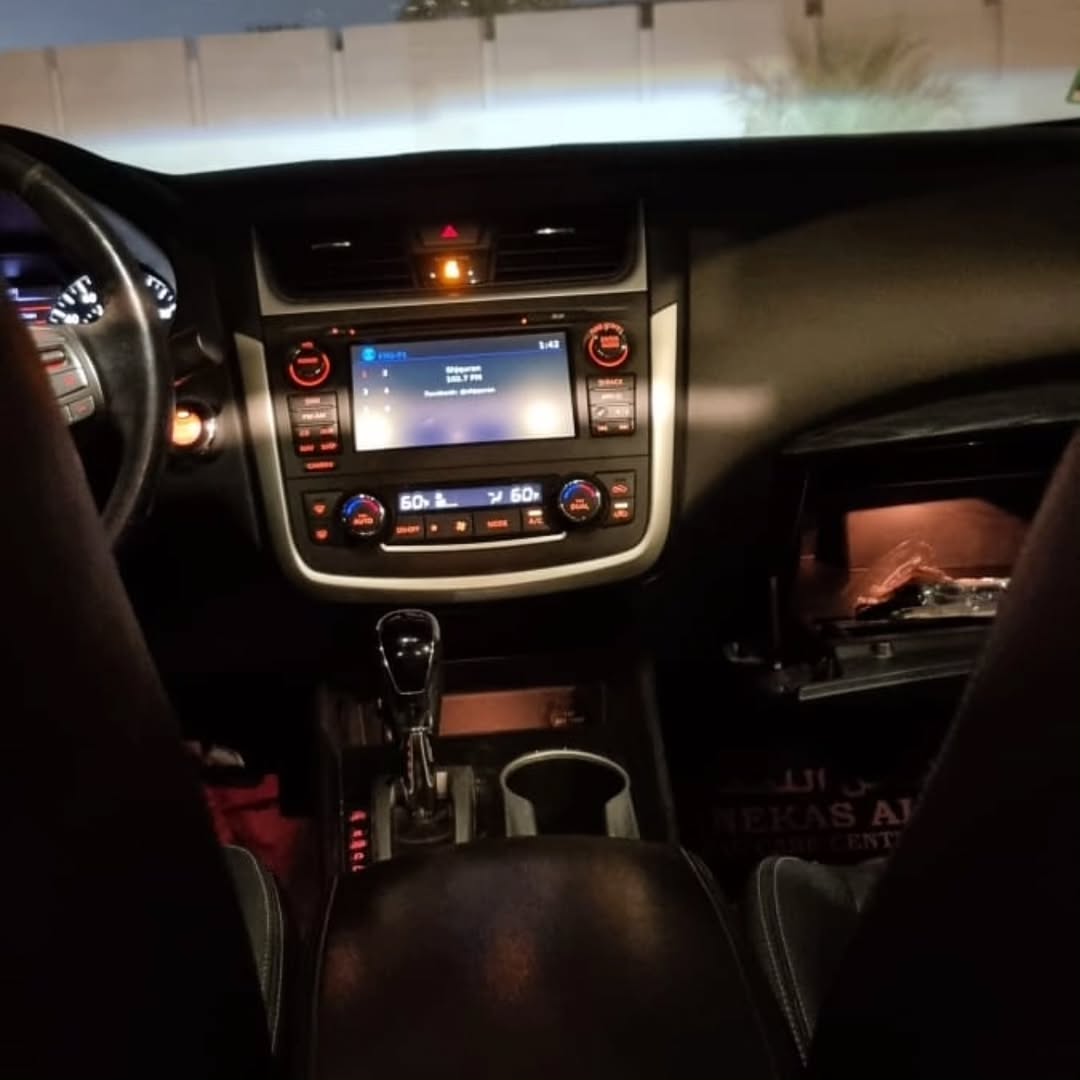 Car Image 2016 NISSAN ALTIMA SL