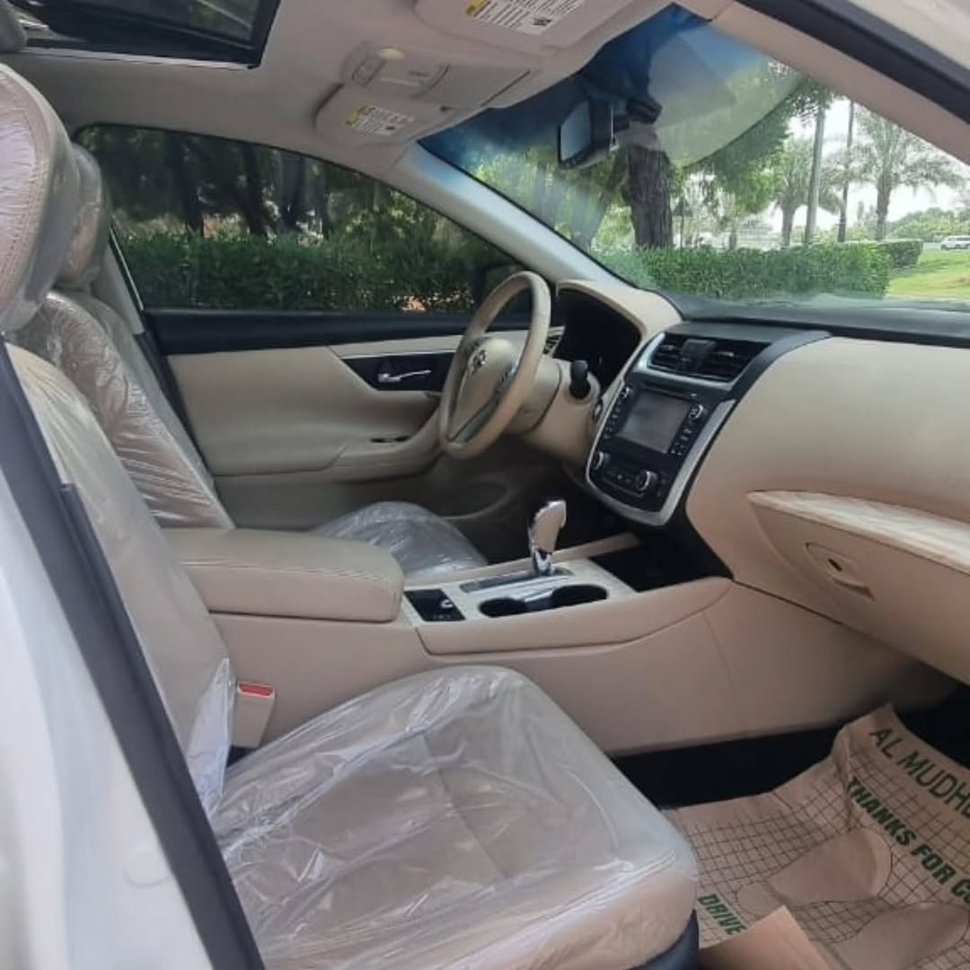 Car Image 2016 NISSAN ALTIMA SL