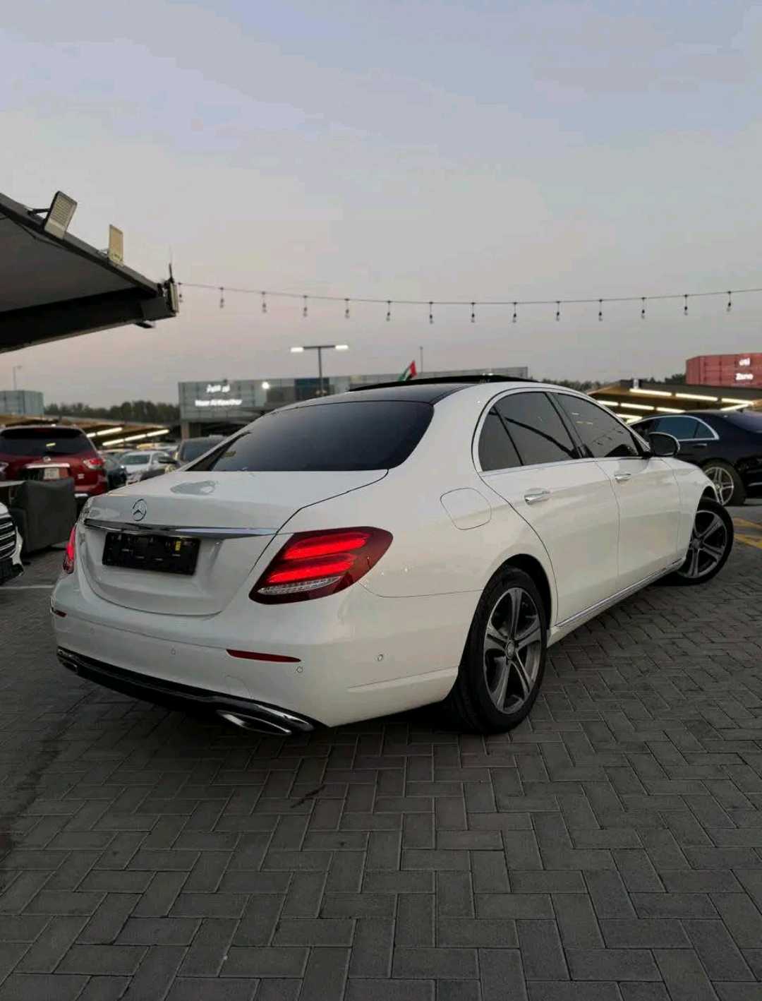 Car Image 2017 MERCEDES E Class 300
