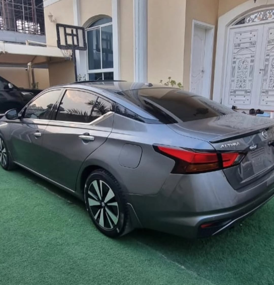 Car Image 2019 NISSAN ALTIMA SL