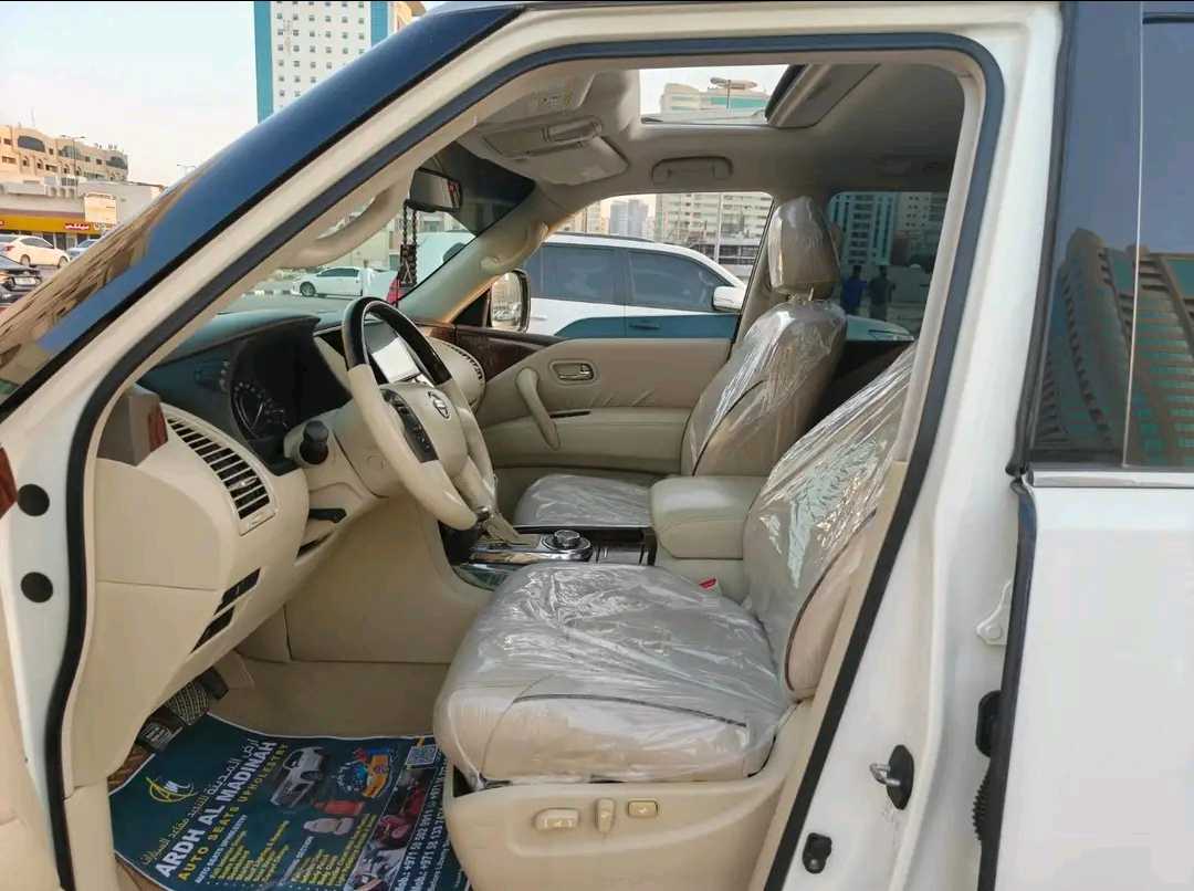 Car Image 2014 NISSAN PATROL SE