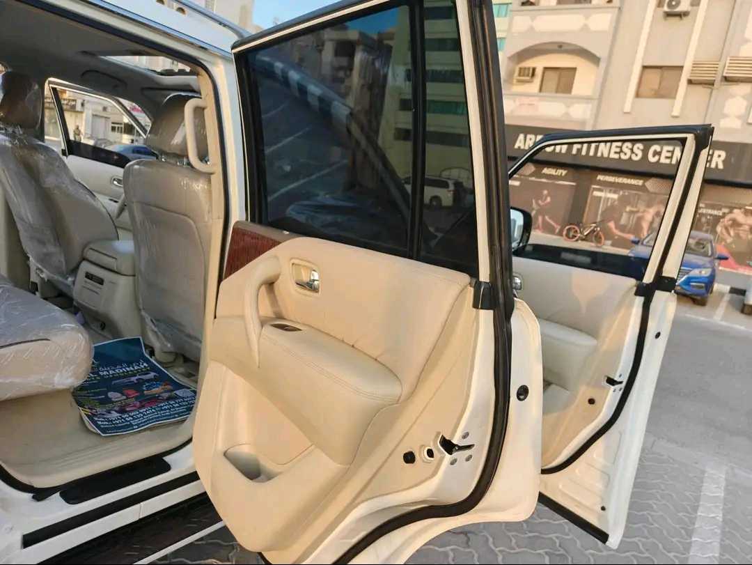 Car Image 2014 NISSAN PATROL SE