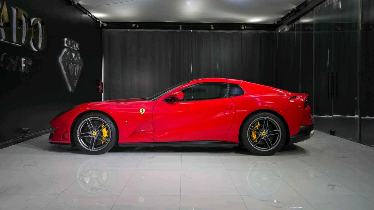 Car Image 2022 FERRARI 812 
