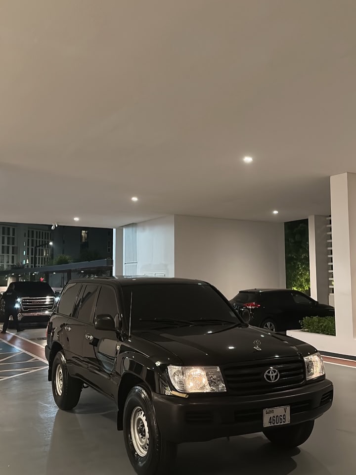 Car Image 1999 TOYOTA LAND CRUISER G