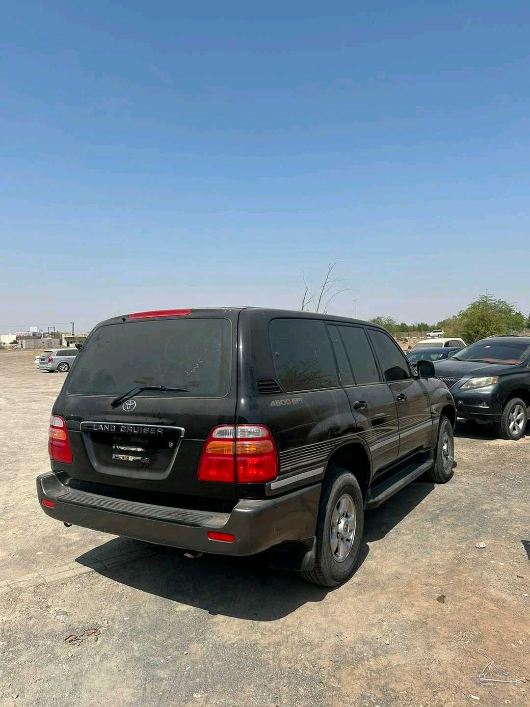 Car Image 1999 TOYOTA LAND CRUISER VX.R