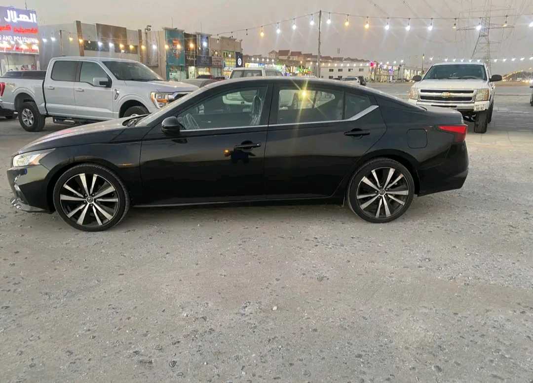 Car Image 2020 NISSAN ALTIMA SR