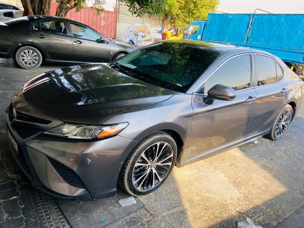 Car Image 2020 TOYOTA CAMRY SE