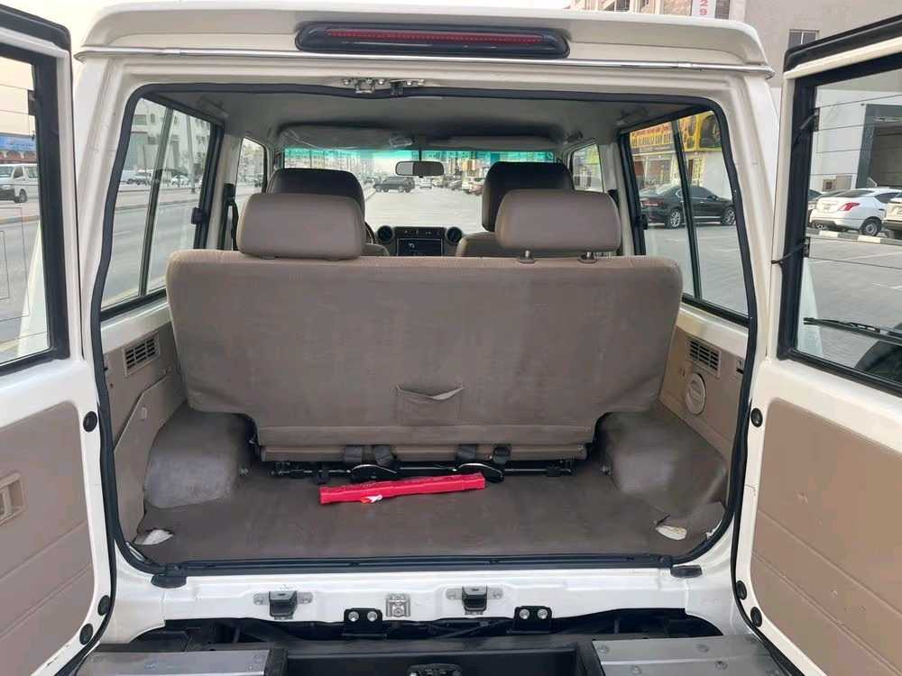 Car Image 2021 TOYOTA LAND CRUISER VX.R