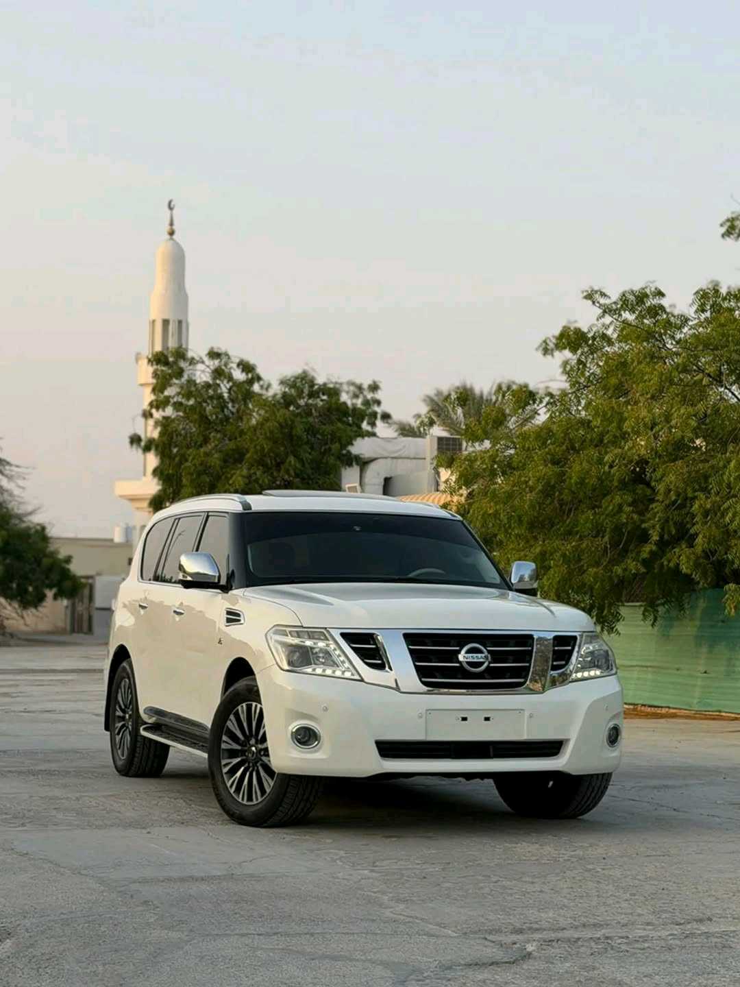 Car Image 2014 NISSAN PATROL Platinum