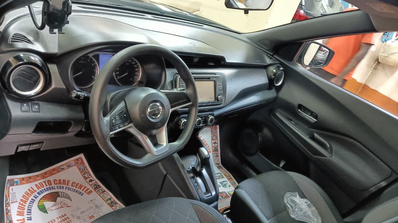 Car Image 2018 NISSAN KICKS 