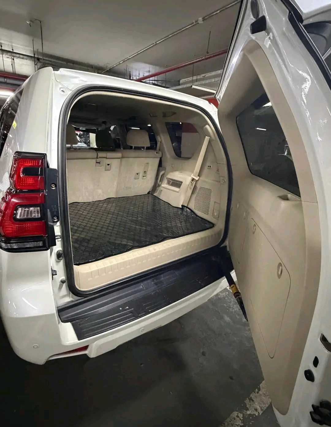 Car Image 2022 TOYOTA LAND CRUISER GX.R