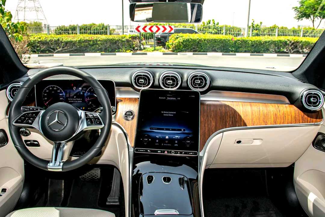 Car Image 2025 MERCEDES GLC CLASS 
