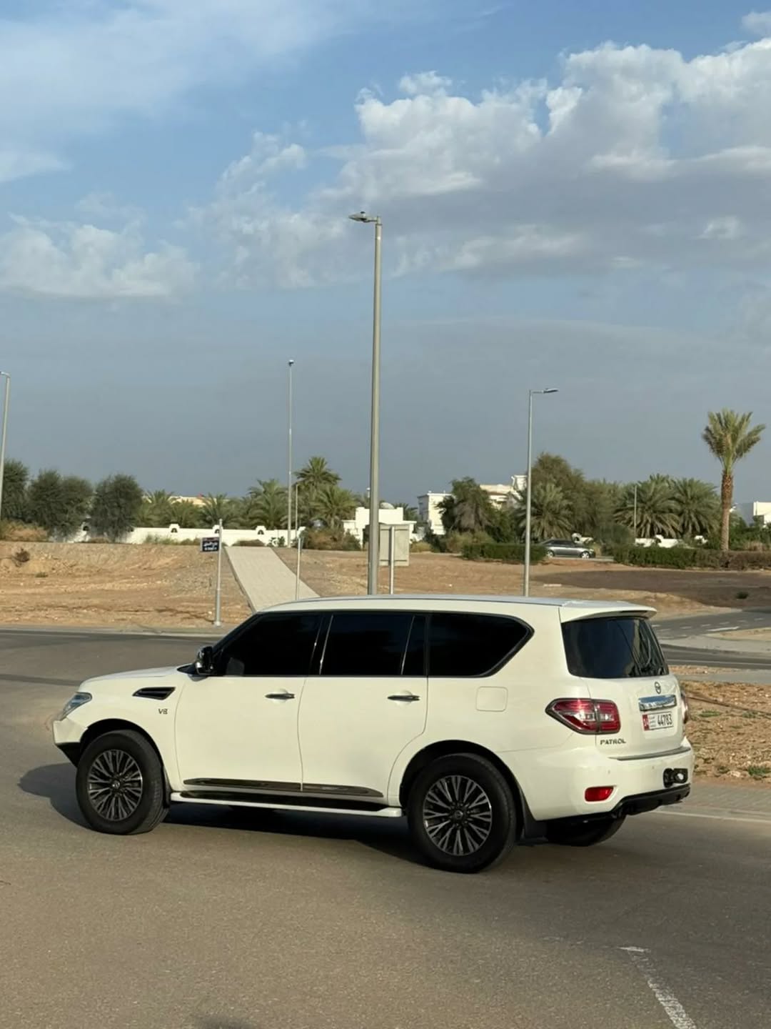 Car Image 2014 NISSAN PATROL LE