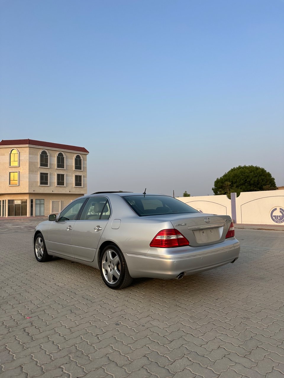 LEXUS LS 2005