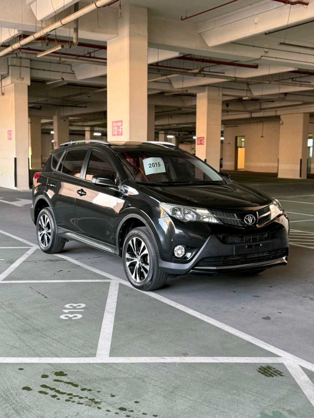 Car Image 2015 TOYOTA RAV4 