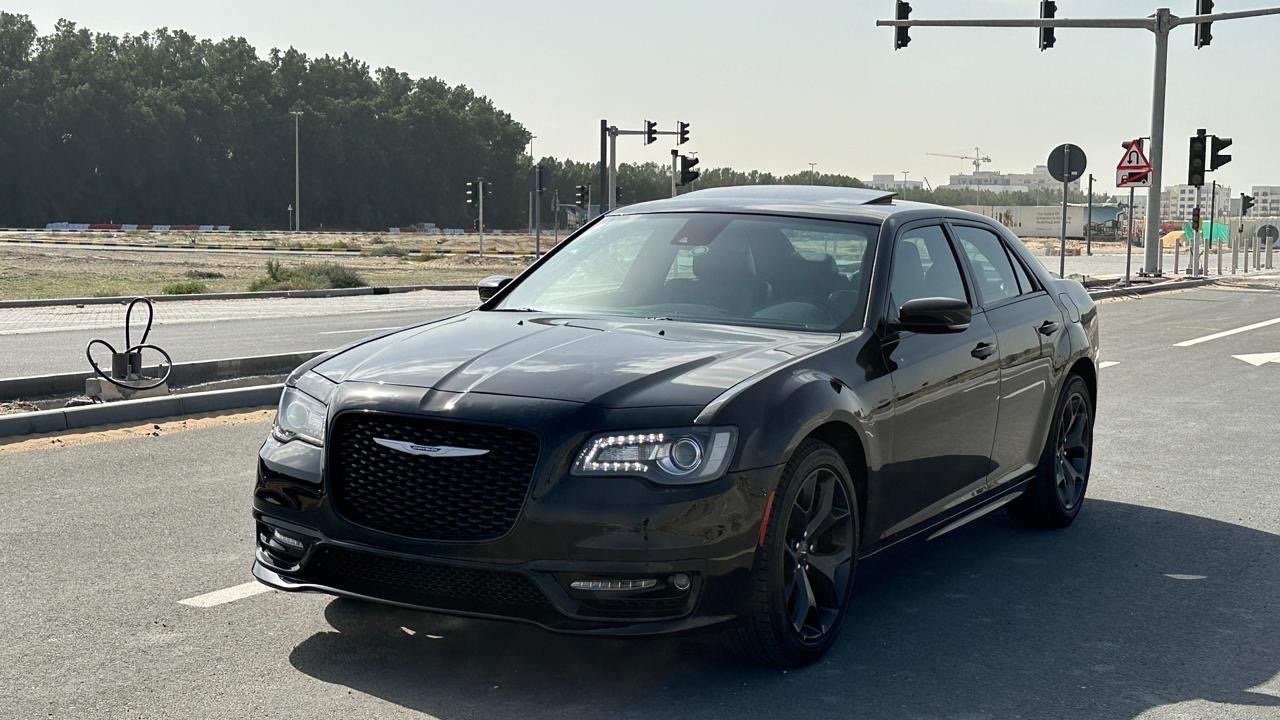 CHRYSLER 300 2023