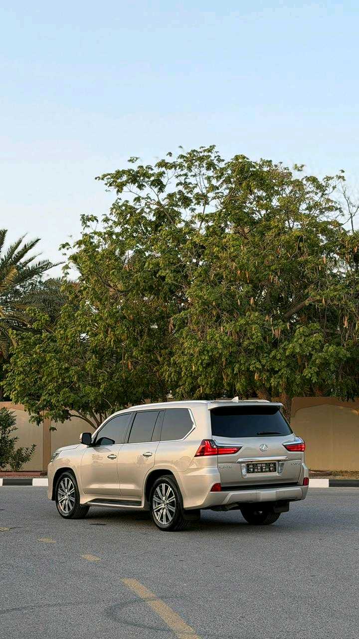 Car Image 2016 LEXUS LX 570