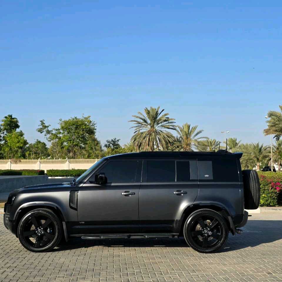 Car Image 2023 LAND ROVER DEFENDER 110