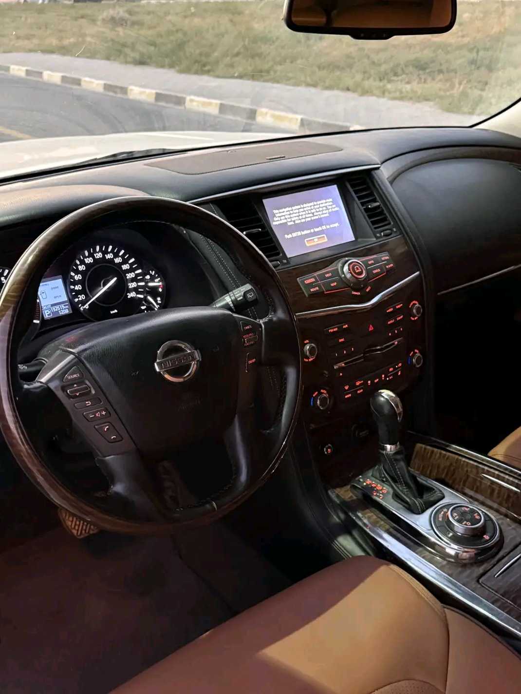 Car Image 2016 NISSAN PATROL Platinum