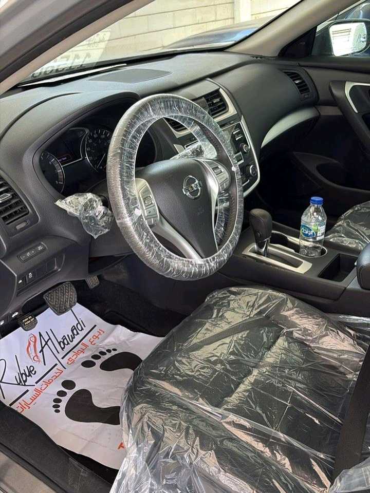 Car Image 2017 NISSAN ALTIMA SV