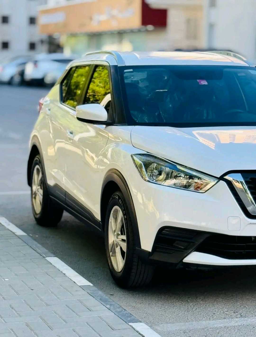 Car Image 2018 NISSAN KICKS 