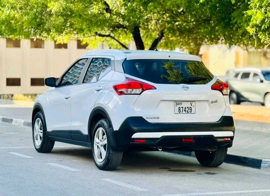 Car Image 2018 NISSAN KICKS 