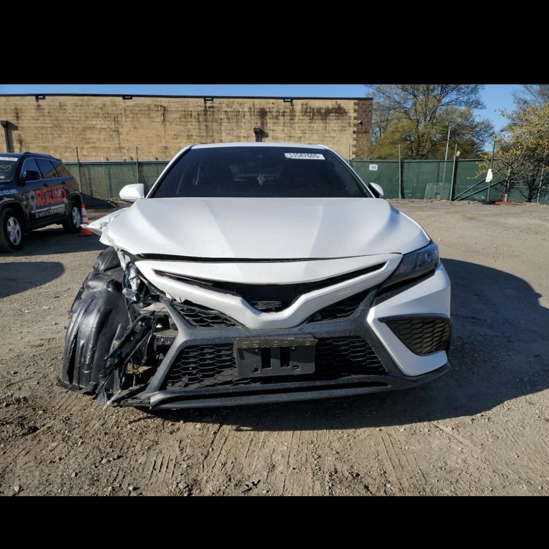 Car Image 2021 TOYOTA CAMRY