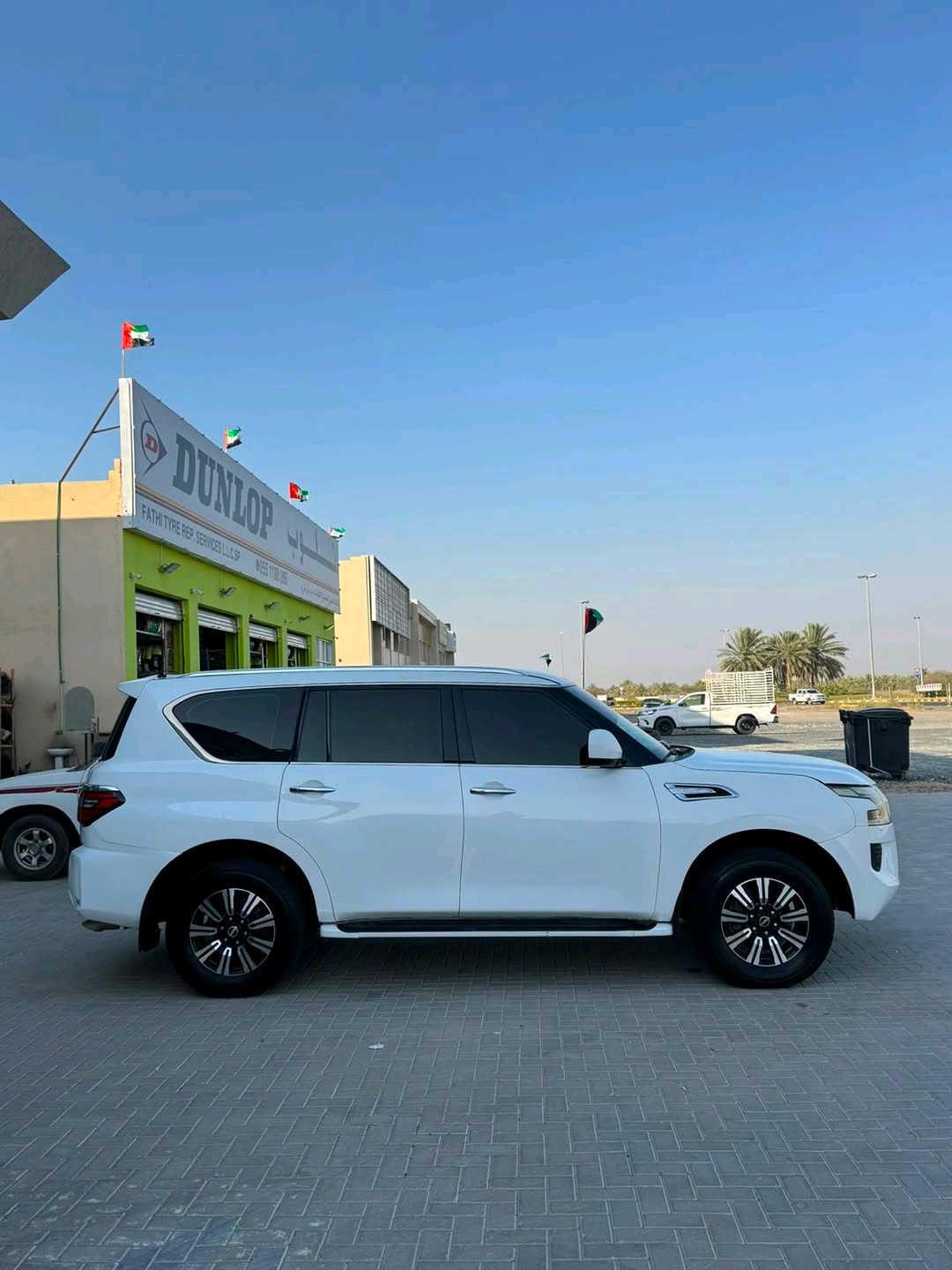 Car Image 2014 NISSAN PATROL XE