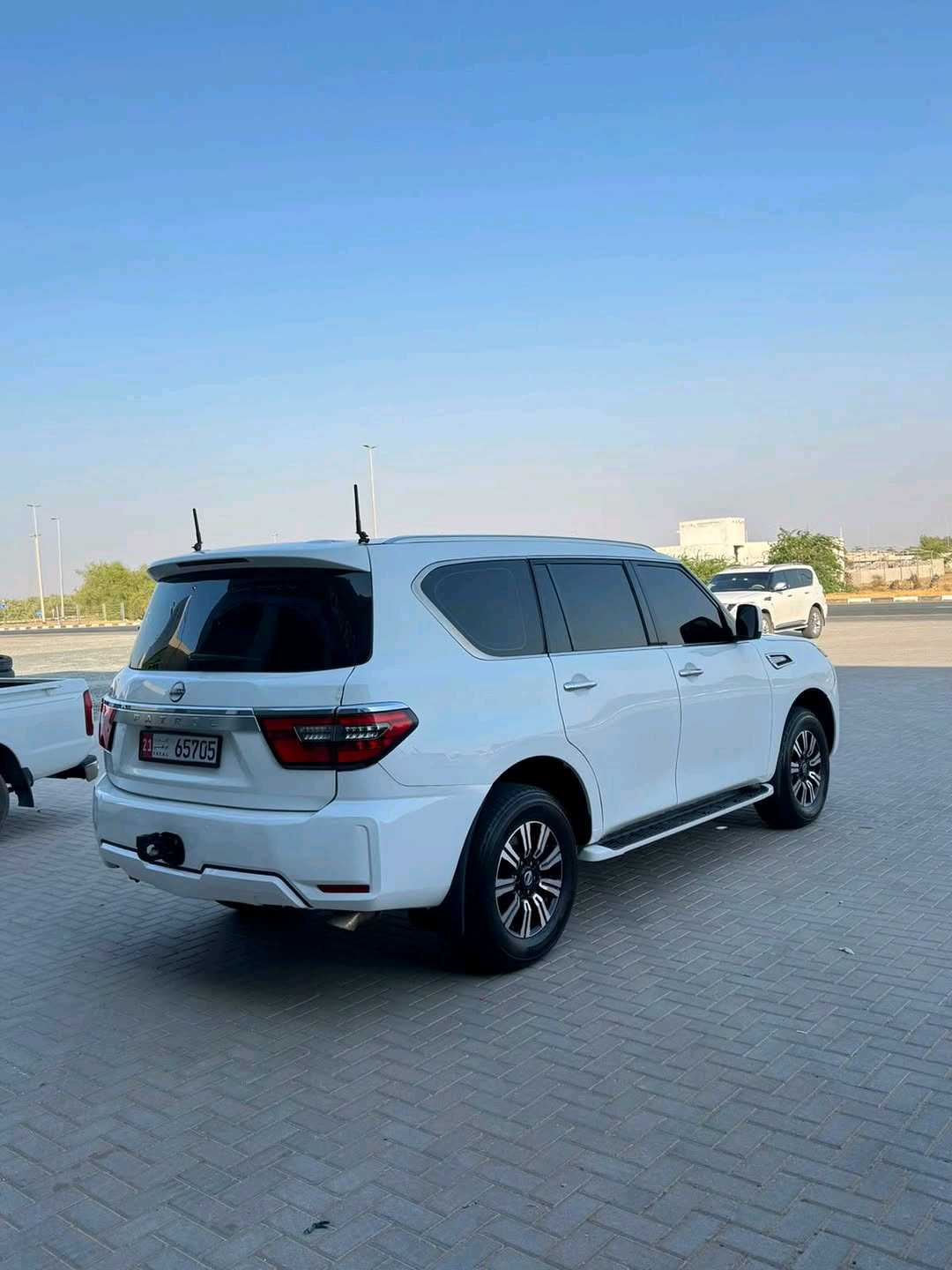 Car Image 2014 NISSAN PATROL XE