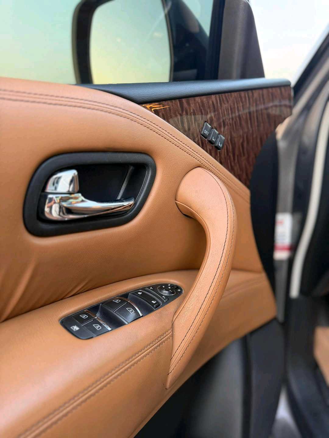 Car Image 2014 NISSAN PATROL Platinum