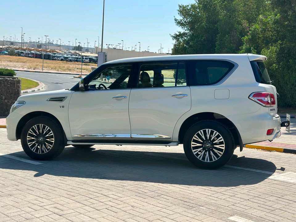 Car Image 2015 NISSAN PATROL Platinum