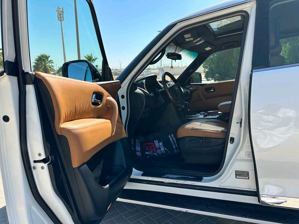 Car Image 2015 NISSAN PATROL Platinum