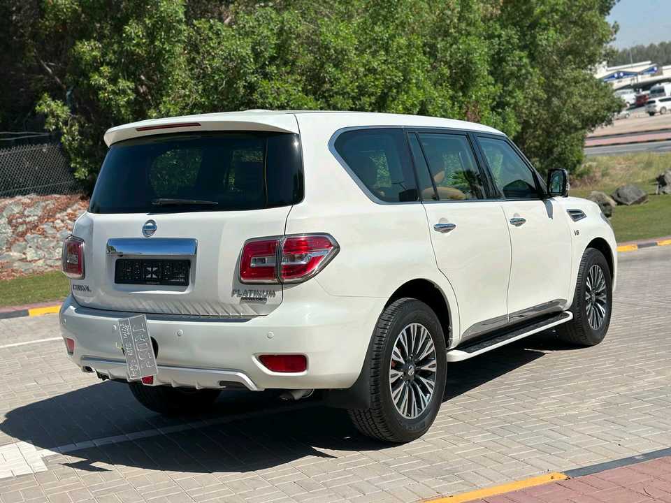 Car Image 2015 NISSAN PATROL Platinum